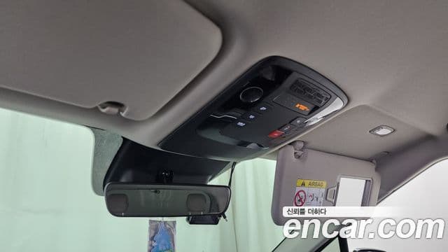Kia Carnival 2024 — ფოტო 17/20