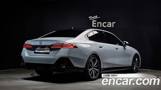 BMW 5 Series 2024 — Şəkil 2/20