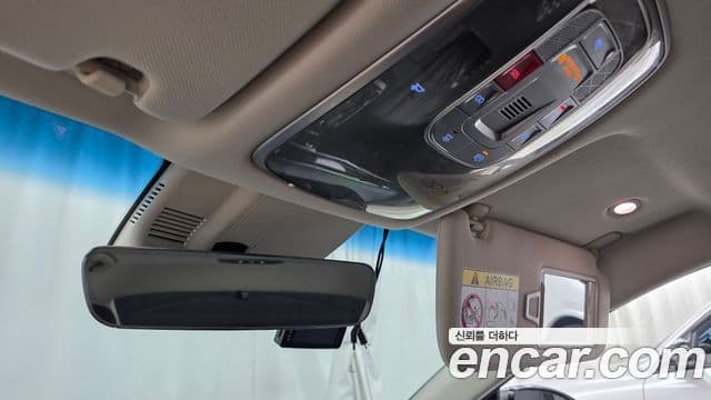 Genesis Electrified G80 2022 — фото 17 из 20