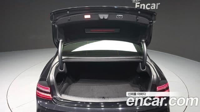 Genesis G80 2024 — Şəkil 13/33