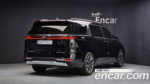 Kia Carnival 2021 — фото 2 из 20