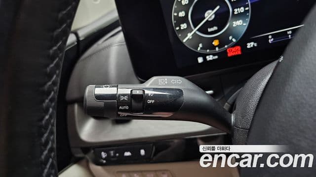 Kia Carnival 2021 — фото 18 из 20
