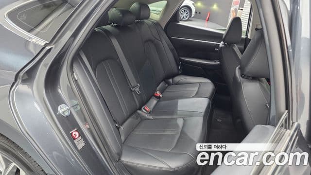 Hyundai Sonata 2022 — ფოტო 11/20