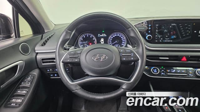Hyundai Sonata 2022 — ფოტო 13/20