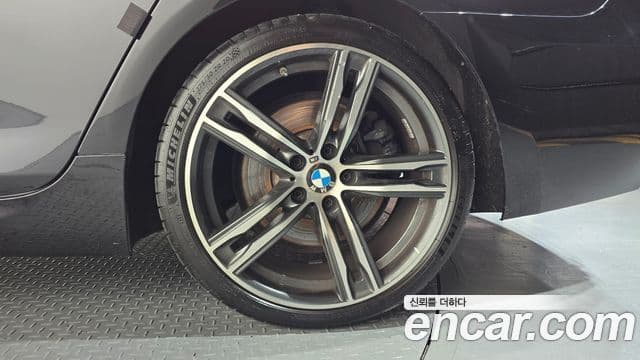 BMW 6 Series 2018 — ფოტო 31/35