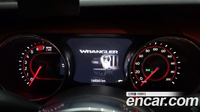 Jeep Wrangler 2020 — Şəkil 8/20