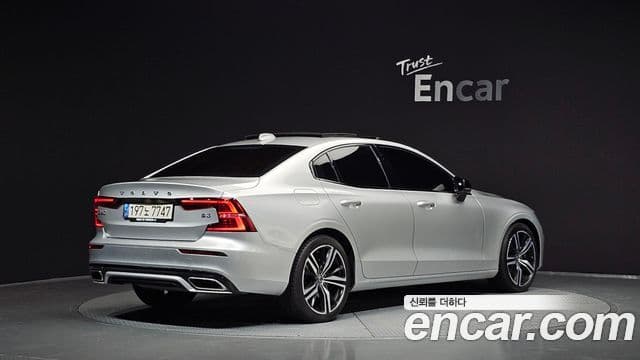 Volvo S60 2022 — Şəkil 2/20
