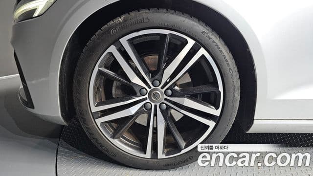 Volvo S60 2022 — Şəkil 5/20