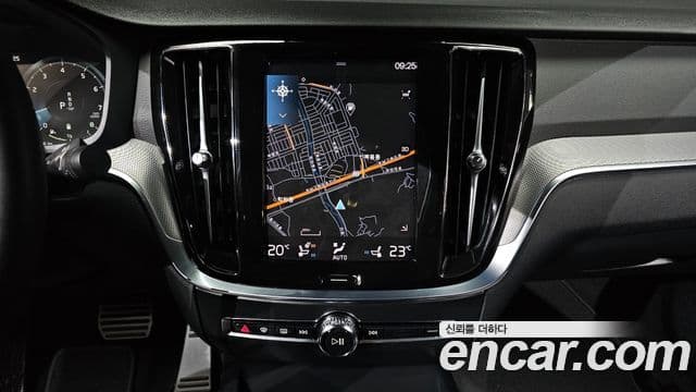 Volvo S60 2022 — Şəkil 13/20