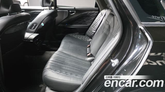 Kia K8 2023 — Photo 10/37