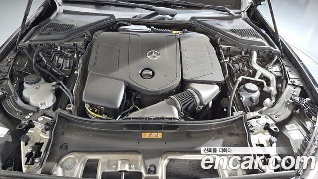 Mercedes-Benz E-Class 2025 — Фото 6/20