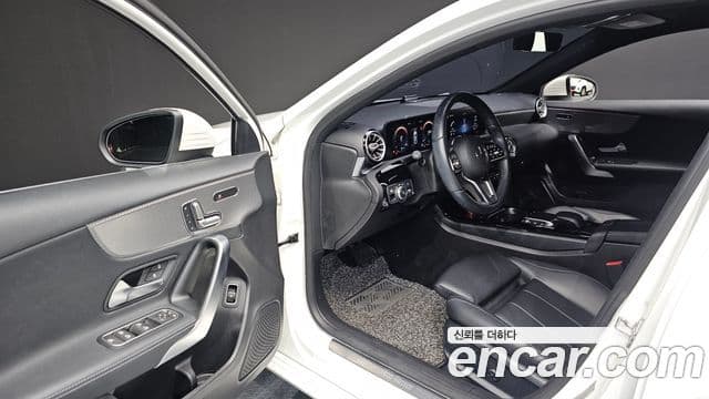 Mercedes-Benz A-Class 2021 — Şəkil 12/20
