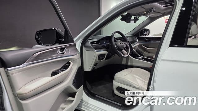 Jeep Grand Cherokee 2021 — Şəkil 10/20