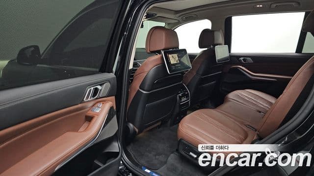 BMW X7 2021 — фото 12 из 20