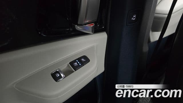 Kia Carnival 2025 — Şəkil 19/20