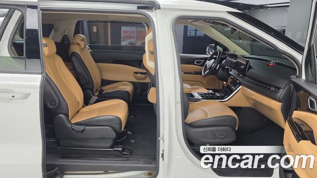 Kia Carnival 2021 — Фото 17/20