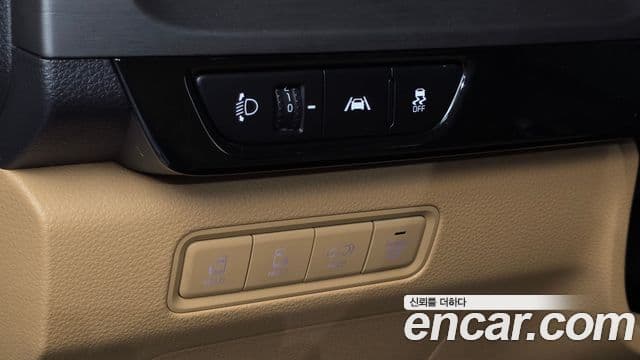 Kia Carnival 2021 — Фото 18/20