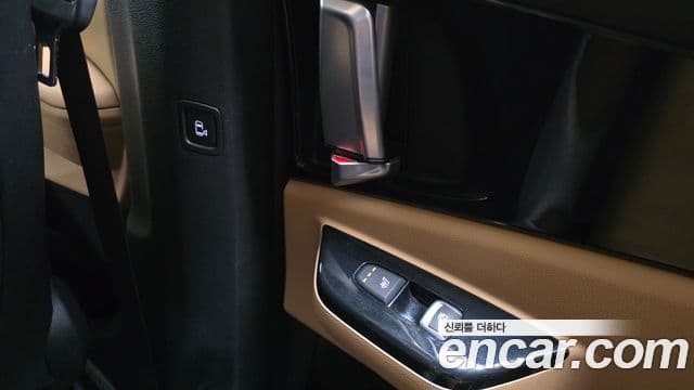 Kia Carnival 2021 — Фото 19/20