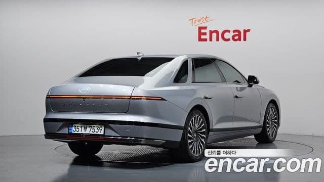 Hyundai Grandeur 2023 — ფოტო 1/20