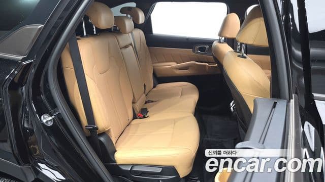Kia Sorento 2022 — Фото 11/20