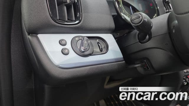 Mini Cooper S Countryman 2023 — фото 20 из 20