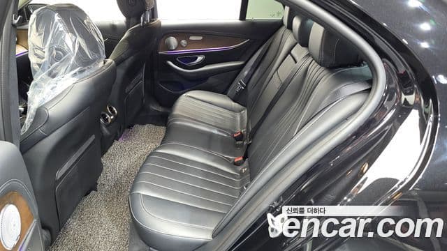 Mercedes-Benz E-Class 2018 — Şəkil 11/20