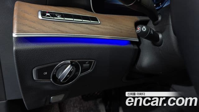 Mercedes-Benz E-Class 2018 — фото 20 из 20