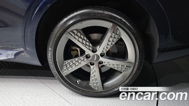 Genesis GV70 2021 — ფოტო 5/20