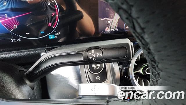 Mercedes-Benz GLB-Class 2025 — фото 8 из 20