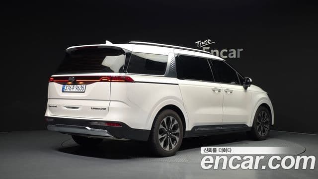 Kia Carnival 2021 — фото 2 из 20