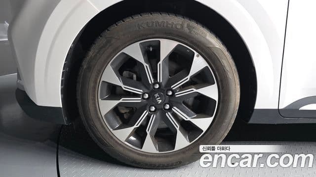Kia Carnival 2021 — фото 5 из 20