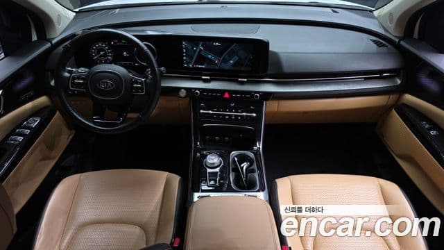 Kia Carnival 2021 — фото 7 из 20