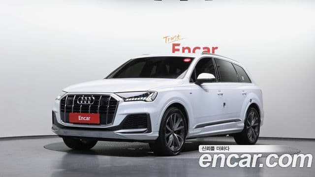 Audi Q7 2020 — ფოტო 9/20