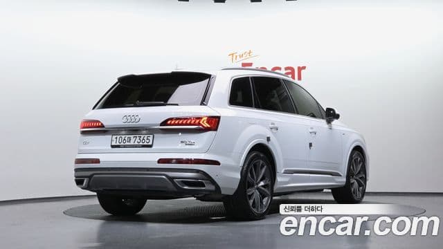 Audi Q7 2020 — ფოტო 1/20