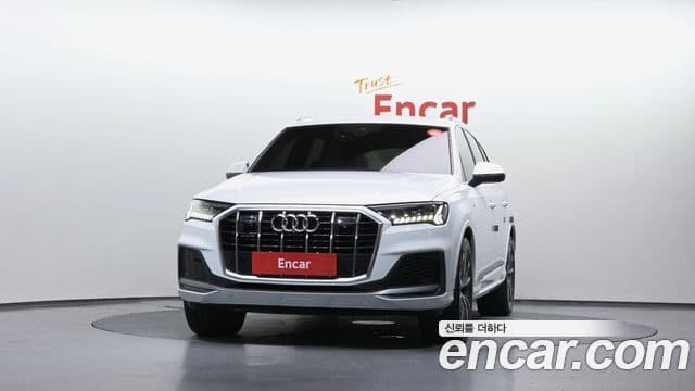 Audi Q7 2020 — ფოტო 2/20