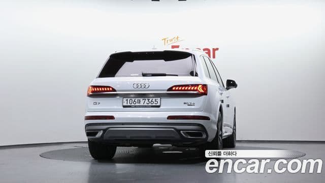 Audi Q7 2020 — ფოტო 3/20