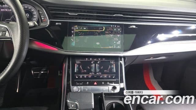 Audi Q7 2020 — ფოტო 14/20