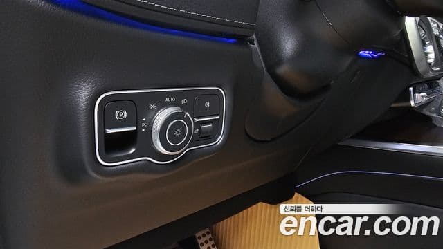 Mercedes-Benz G-Class 2026 — Photo 29/33