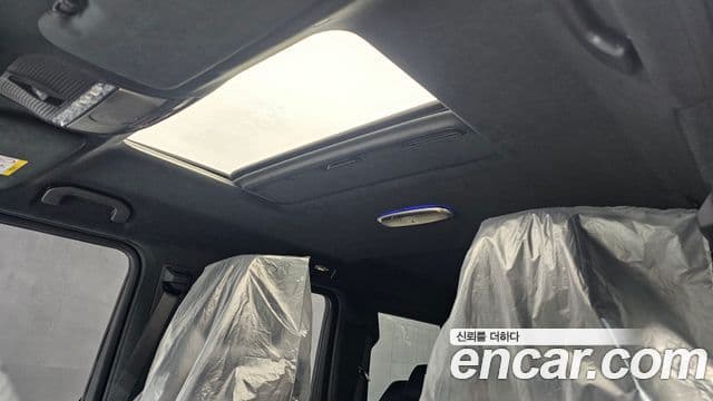 Mercedes-Benz G-Class 2026 — Photo 19/33