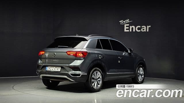 Volkswagen T-Roc 2021 — ფოტო 2/20