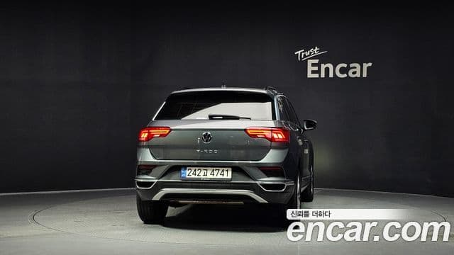 Volkswagen T-Roc 2021 — ფოტო 4/20