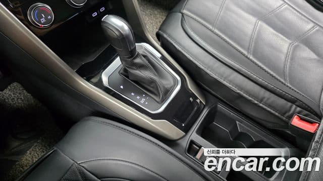 Volkswagen T-Roc 2021 — ფოტო 9/20