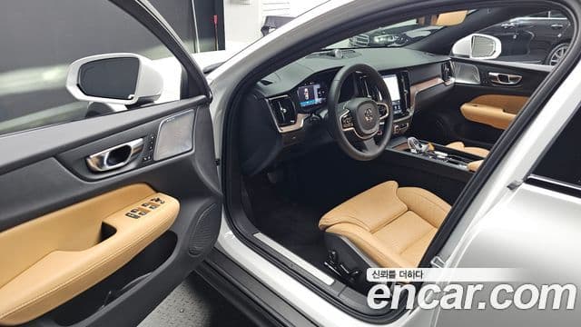 Volvo V60 Cross Country 2025 — ფოტო 10/20