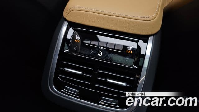 Volvo V60 Cross Country 2025 — ფოტო 17/20