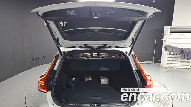 Volvo V60 Cross Country 2025 — ფოტო 20/20