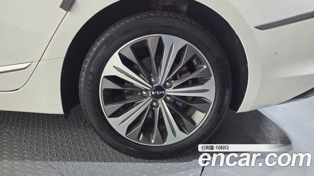 Kia K8 2022 — ფოტო 14/36