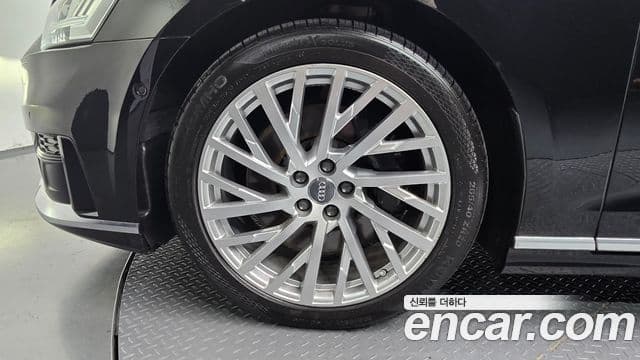 Audi A8 2020 — Photo 18/20