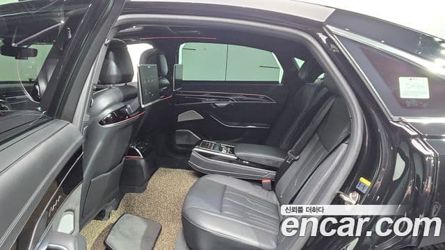 Audi A8 2020 — Photo 11/20
