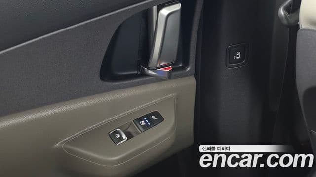 Kia Carnival 2025 — ფოტო 19/20