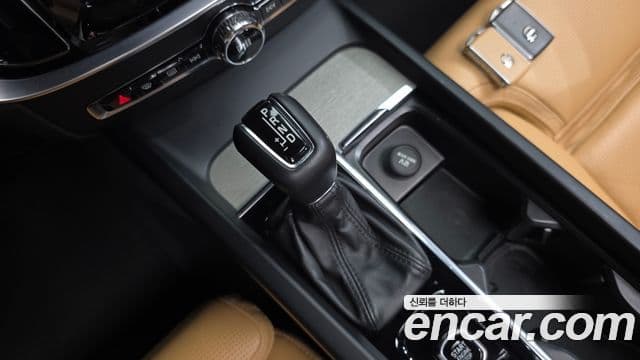 Volvo V60 Cross Country 2019 — Şəkil 9/20